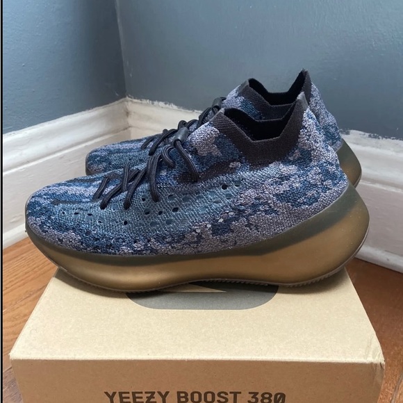 Used Yeezy Boost 380 Size 9 - Picture 2 of 5